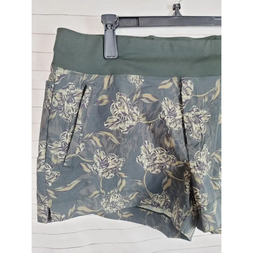 ATHLETA TREKKIE NORTH PRINTED SHORTS, SZ 18